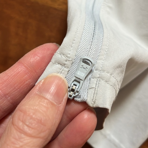 BNWOT light gray under Armour squad warm up pant - Picture 15 of 16